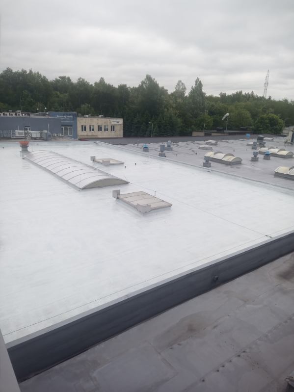 Aplikacja powłoki PU na dachu