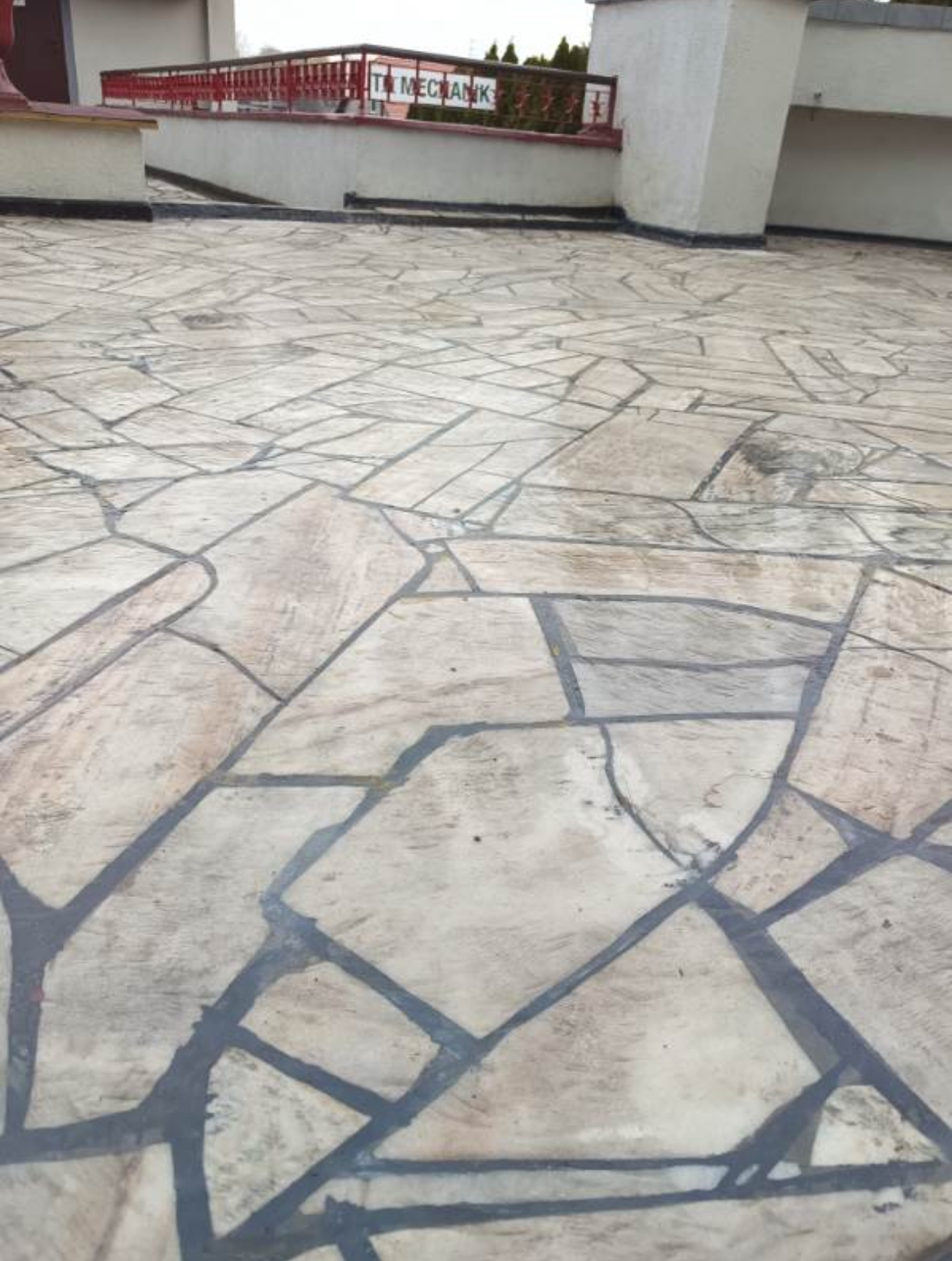 Zabezpieczona powierzchnia pod światło - widoczna gładka struktura