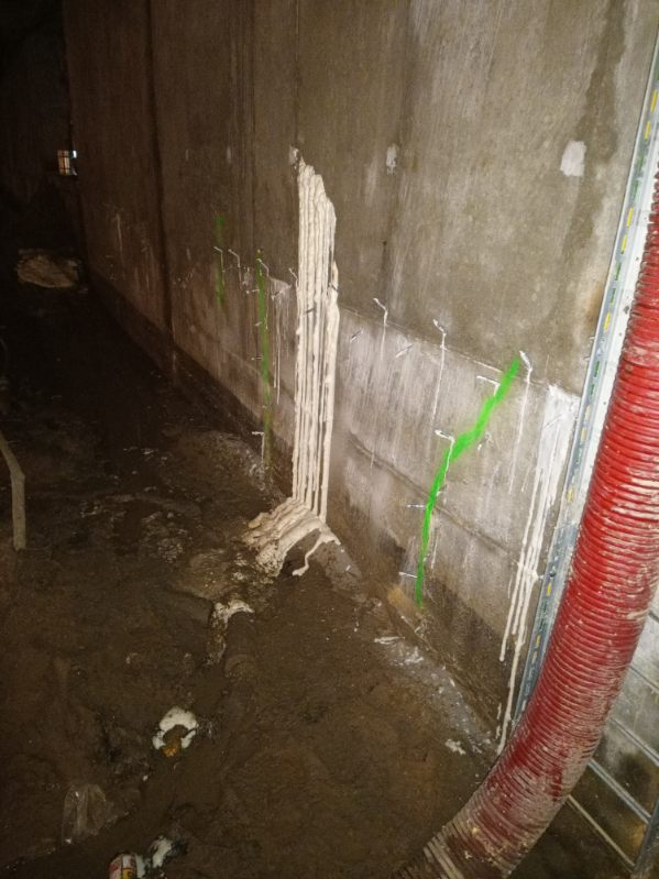 Efekt iniekcji – spieniona żywica uszczelniająca pęknięcia