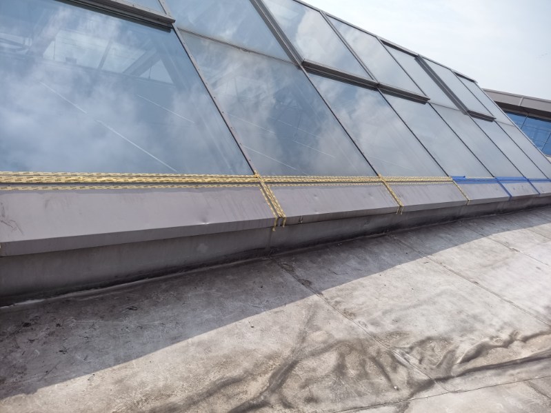 Przygotowanie świetlika do uszczelnienia