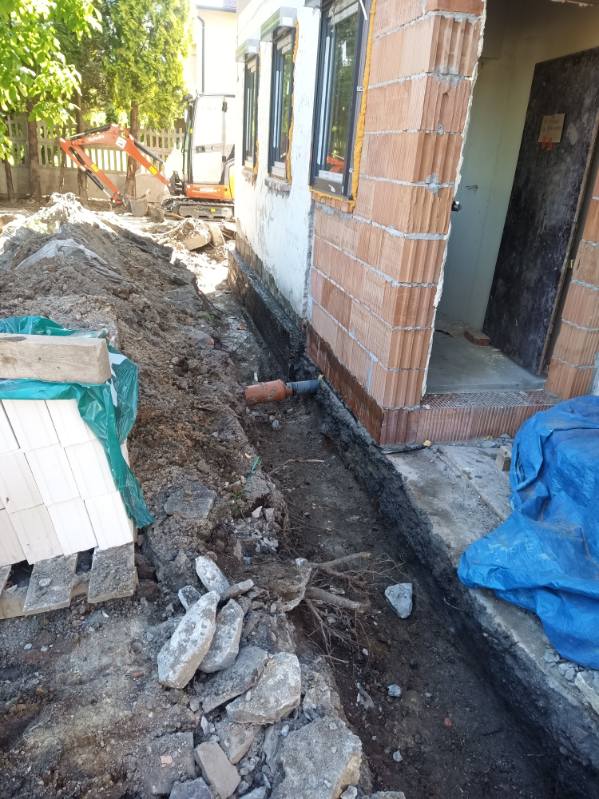 Fundamenty — przed i po izolacji